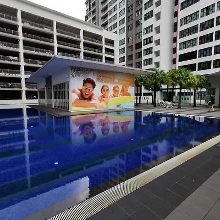 06- Austin Regency Taman Mount Austin Studio 4-5Pax ยะโฮร์บาห์รู ภายนอก รูปภาพ